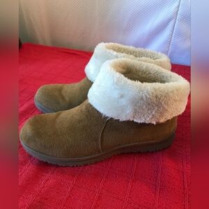 Cozy Brown Suede Ankle Boots with Plush Lining